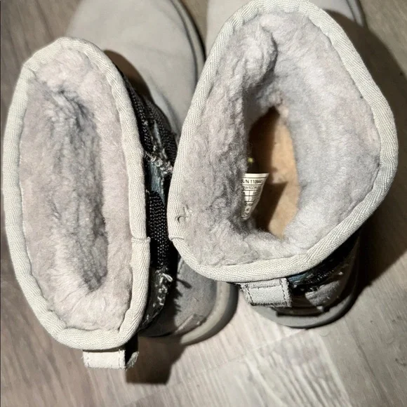 Ugg Mini Sequin Star boots size 6 - Picture 6 of 8